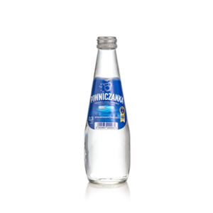 Piwniczanka wysokonasycona CO2 0,3L (zgrzewka 9 szt.)